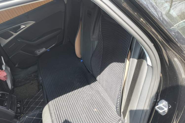Used Audi A6L 2018 30th Anniversary Edition 35 TFSI Fashion Model Left Rear Seat