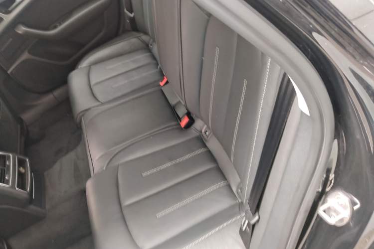 Used Audi A6L 2018 30th Anniversary Edition 35 TFSI Fashion Model Left Rear Seat