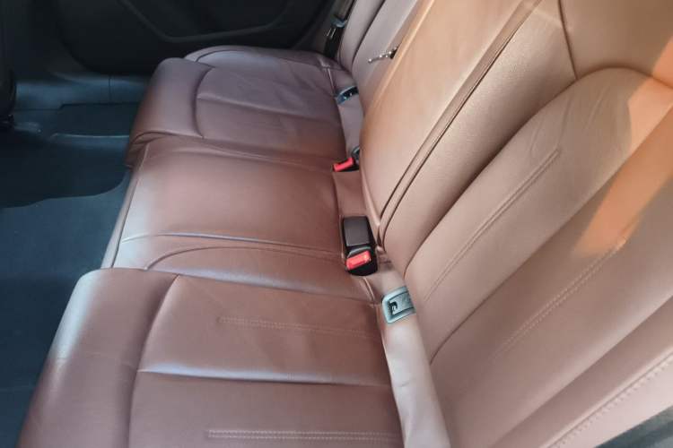 Used Audi A6L 2018 30th Anniversary Edition 35 TFSI Fashion Model Left Rear Seat