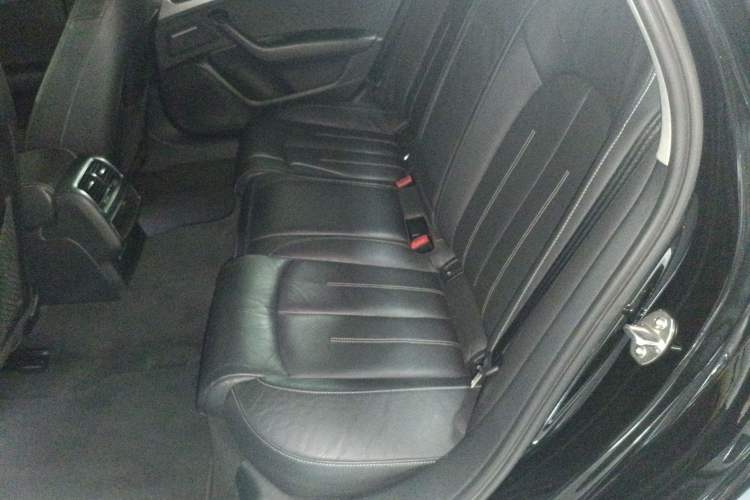 Used Audi A6L 2018 30th Anniversary Edition 35 TFSI Fashion Model Left Rear Seat