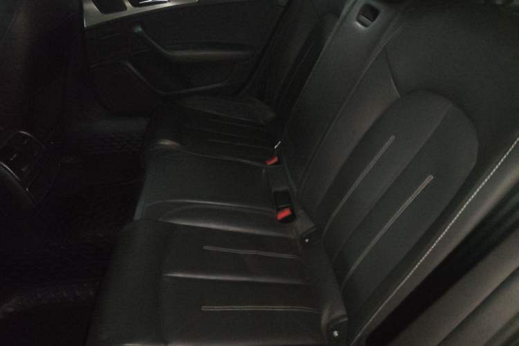 Used Audi A6L 2018 30th Anniversary Edition 35 TFSI Fashion Model Left Rear Seat