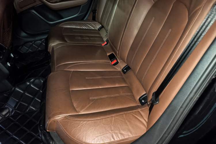 Used Audi A6L 2018 30th Anniversary Edition 45 TFSI quattro Sport model Left Rear Seat