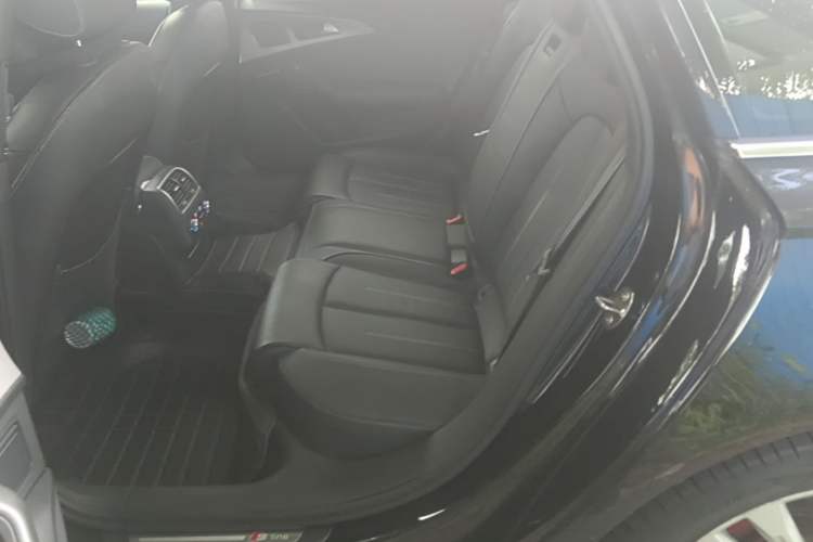 Used Audi A6L 2018 30th Anniversary Edition 45 TFSI quattro Sport model Left Rear Seat