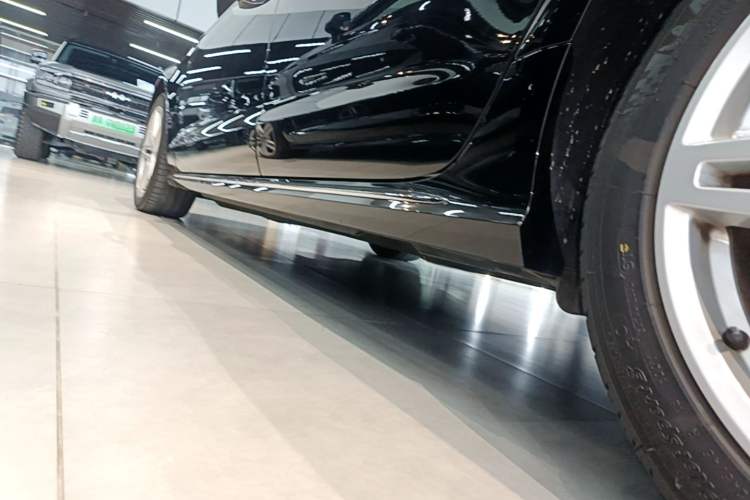 Used Audi A6L 2018 30th Anniversary Edition 30 FSI Style Model Left Side Sill