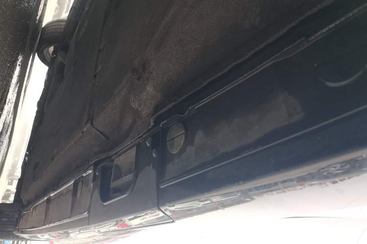 Used Audi A6L 2018 30th Anniversary Edition 35 TFSI Fashion Model Left Side Sill