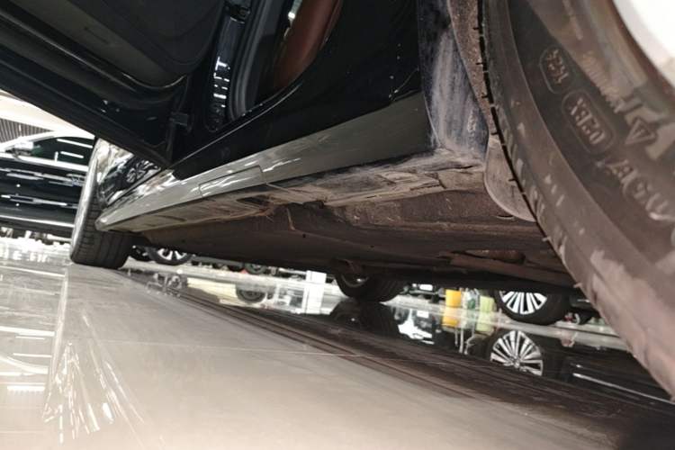Used Audi A6L 2018 30th Anniversary Edition 35 TFSI Fashion Model Left Side Sill