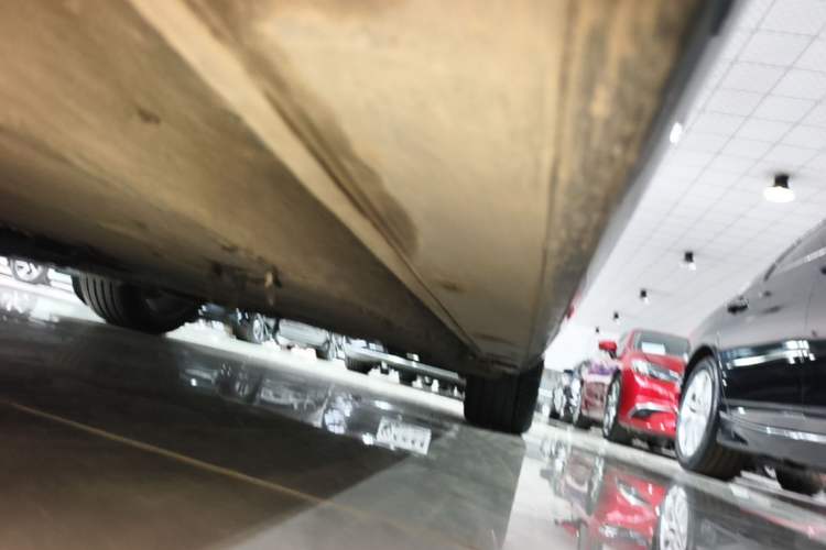 Used Audi A6L 2018 30th Anniversary Edition 35 TFSI Fashion Model Left Side Sill