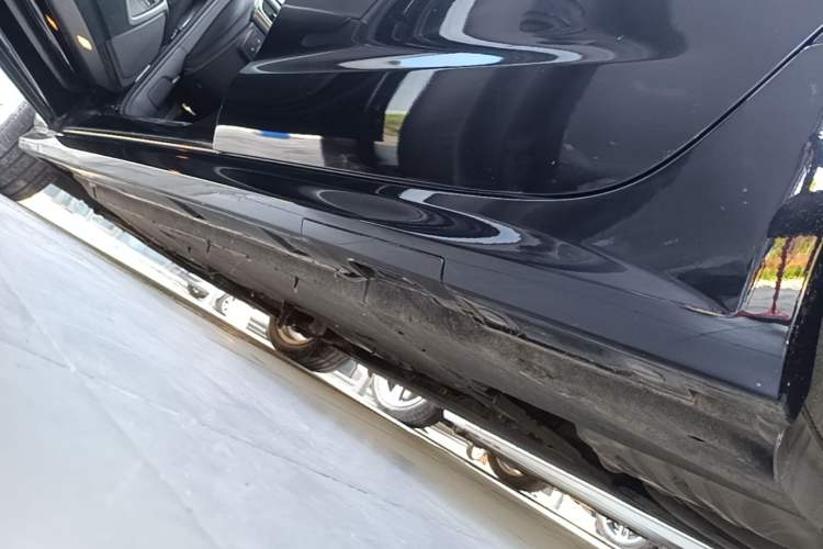 Used Audi A6L 2018 30th Anniversary Edition 35 TFSI Fashion Model Left Side Sill