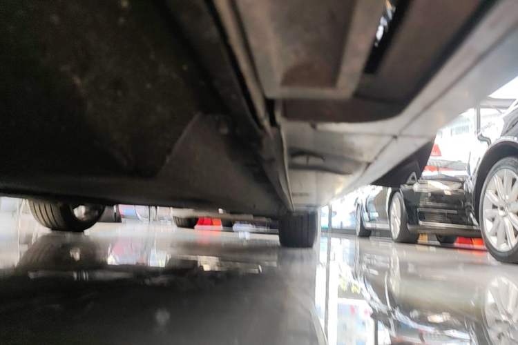 Used Audi A6L 2018 30th Anniversary Edition 35 TFSI Fashion Model Left Side Sill