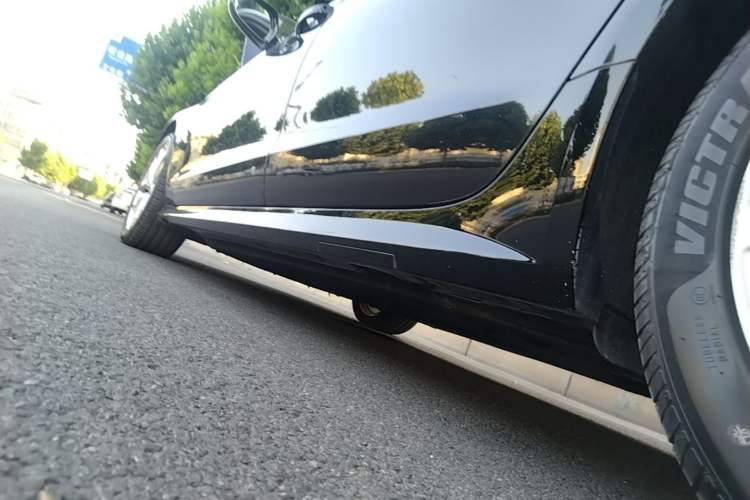 Used Audi A6L 2018 30th Anniversary Edition 35 TFSI Fashion Model Left Side Sill