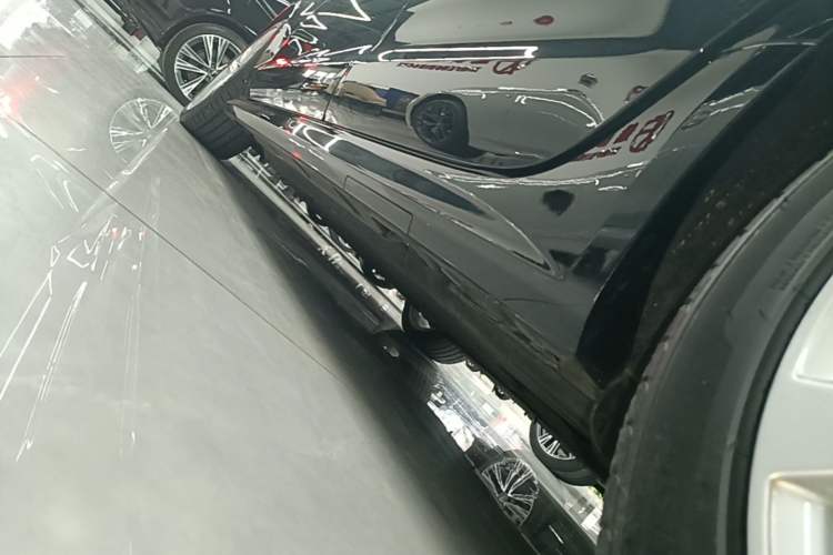 Used Audi A6L 2018 30th Anniversary Edition 45 TFSI quattro Sport model Left Side Sill