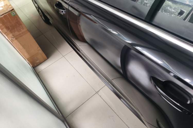 Used Audi A6L 2018 30th Anniversary Edition 35 TFSI Fashion Model Left Side Sill