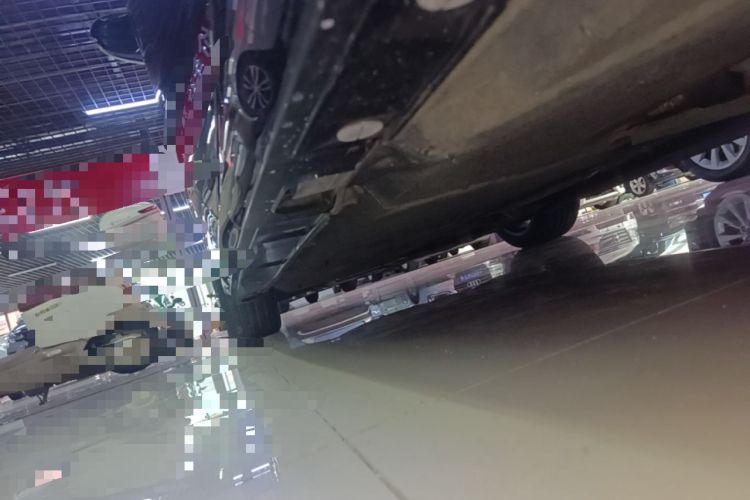 Used Audi A6L 2018 30th Anniversary Edition 35 TFSI Fashion Model Left Side Sill