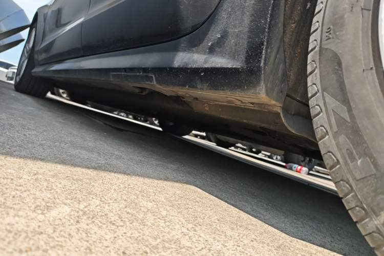 Used Audi A6L 2018 30th Anniversary Edition 30 FSI Style Model Left Side Sill