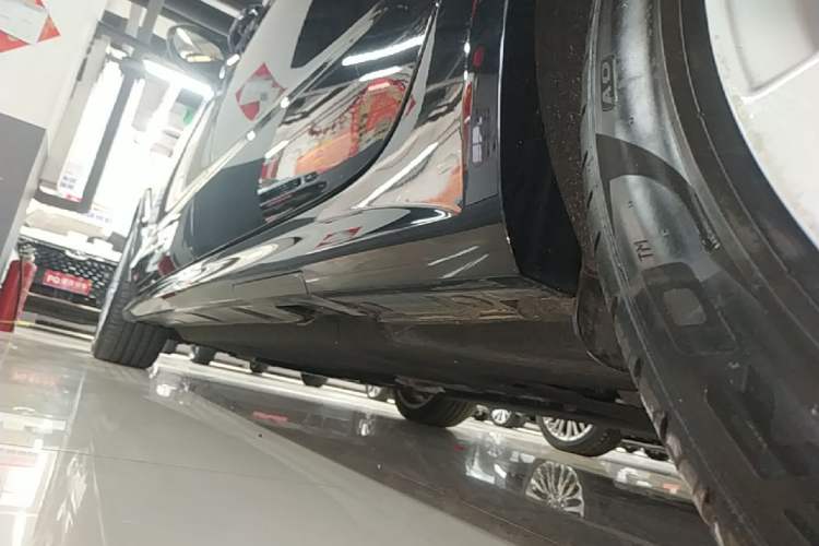Used Audi A6L 2018 30th Anniversary Edition 45 TFSI quattro Sport model Left Side Sill