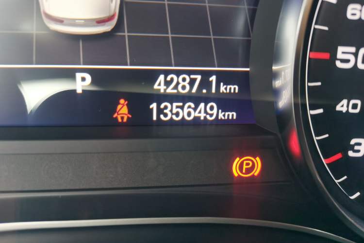 Used Audi A6L 2018 30th Anniversary Edition 30 FSI Style Model Odometer Close Up