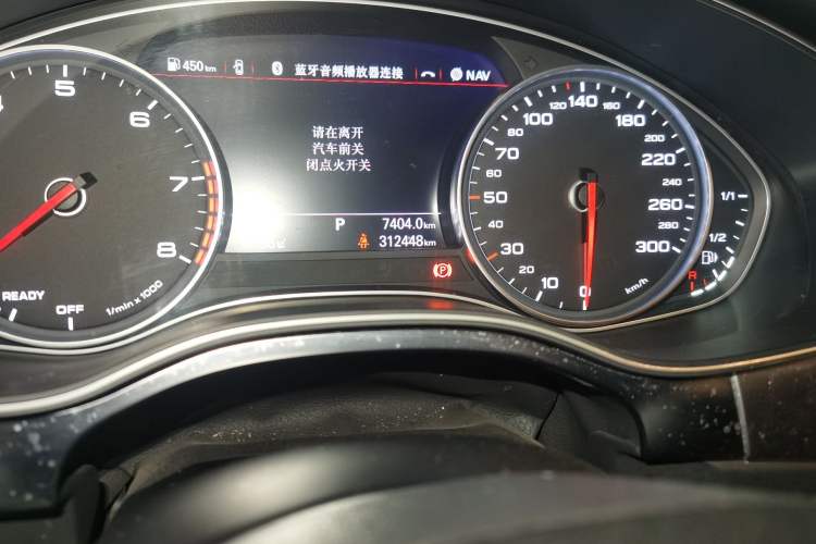 Used Audi A6L 2018 30th Anniversary Edition 35 TFSI Fashion Model Odometer Close Up