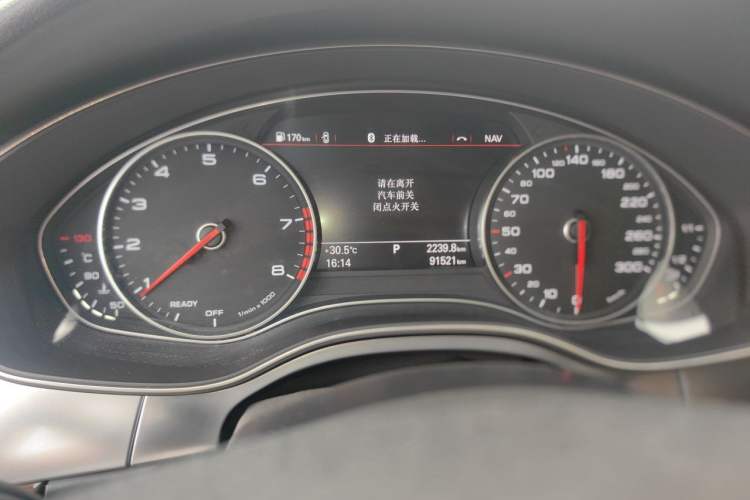 Used Audi A6L 2018 35 TFSI Collector's Edition Odometer Close Up
