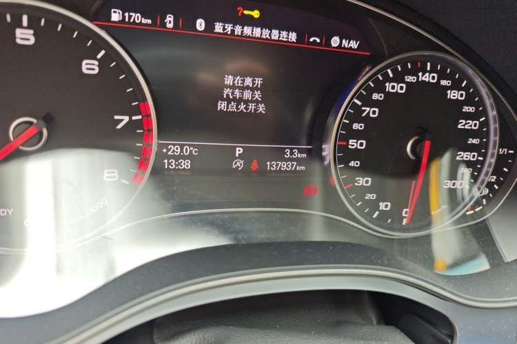 Used Audi A6L 2018 30th Anniversary Edition 35 TFSI Fashion Model Odometer Close Up
