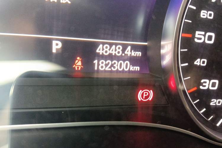 Used Audi A6L 2018 30th Anniversary Edition 45 TFSI quattro Sport model Odometer Close Up