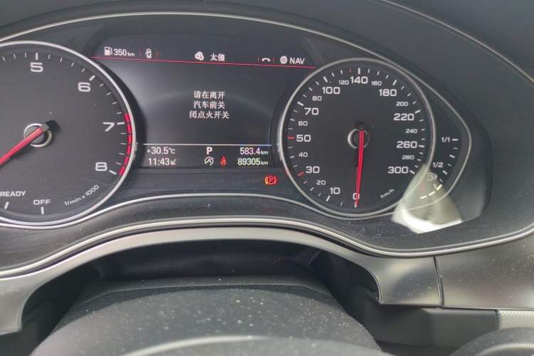 Used Audi A6L 2018 30th Anniversary Edition 35 TFSI Fashion Model Odometer Close Up