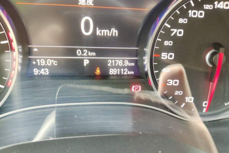 Used Audi A6L 2018 30th Anniversary Edition 35 TFSI Fashion Model Odometer Close Up
