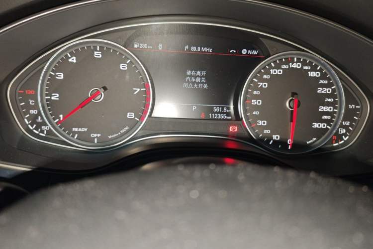 Used Audi A6L 2018 30th Anniversary Edition 35 TFSI Fashion Model Odometer Close Up