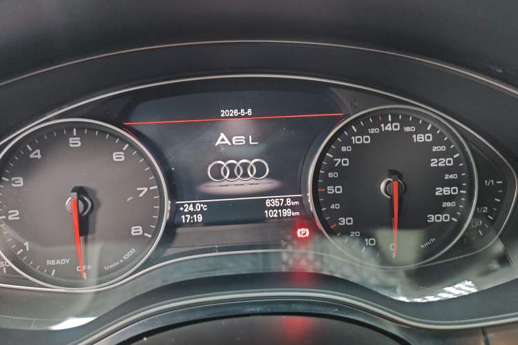 Used Audi A6L 2018 30th Anniversary Edition 30 FSI Style Model Odometer Close Up