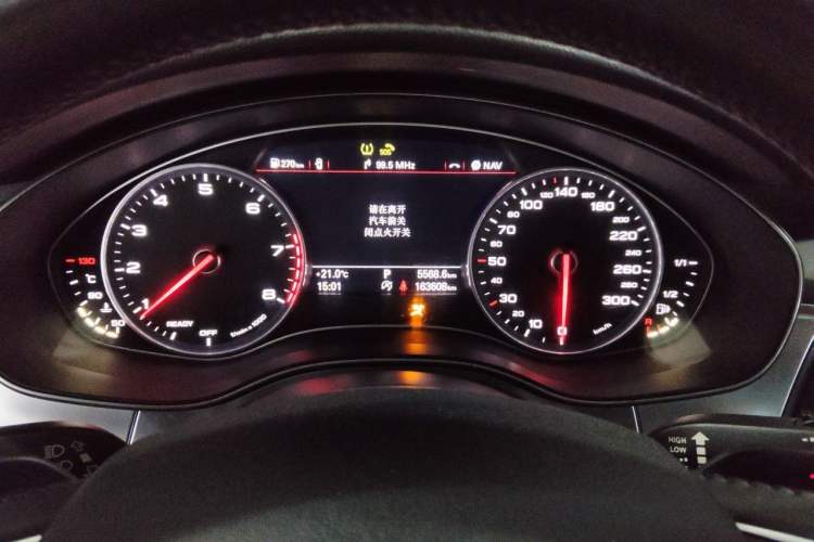 Used Audi A6L 2018 30th Anniversary Edition 35 TFSI Fashion Model Odometer Close Up