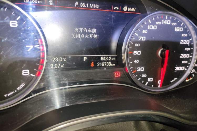 Used Audi A6L 2018 30th Anniversary Edition 35 TFSI Sport Edition Odometer Close Up