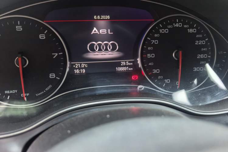 Used Audi A6L 2018 30th Anniversary Edition 45 TFSI quattro Sport model Odometer Close Up