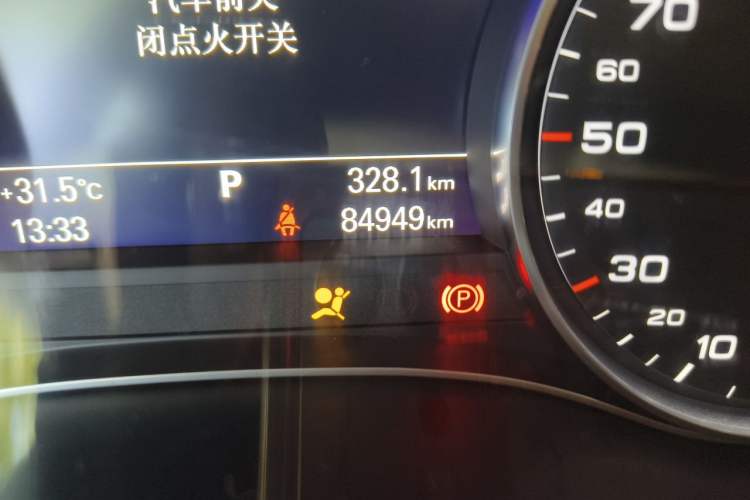 Used Audi A6L 2018 30th Anniversary Edition 35 TFSI Fashion Model Odometer Close Up