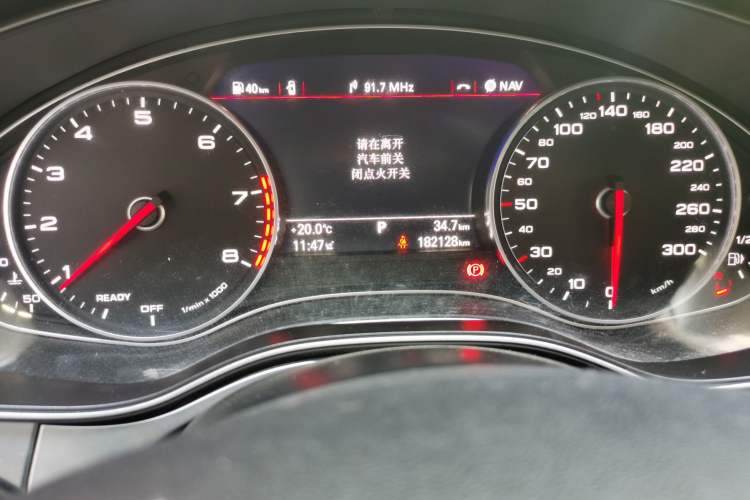 Used Audi A6L 2018 30th Anniversary Edition 35 TFSI Fashion Model Odometer Close Up