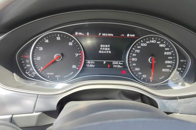 Used Audi A6L 2018 30th Anniversary Edition 35 TFSI Sport Edition Odometer Close Up