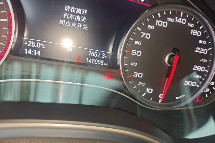 Used Audi A6L 2018 30th Anniversary Edition 35 TFSI Fashion Model Odometer Close Up