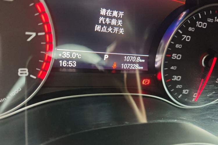 Used Audi A6L 2018 30th Anniversary Edition 45 TFSI quattro Sport model Odometer Close Up