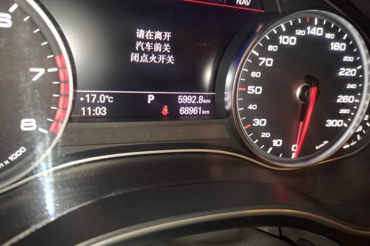 Used Audi A6L 2018 30th Anniversary Edition 35 TFSI Fashion Model Odometer Close Up