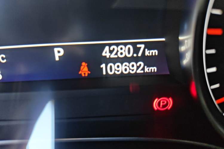 Used Audi A6L 2018 30th Anniversary Edition 35 TFSI Fashion Model Odometer Close Up