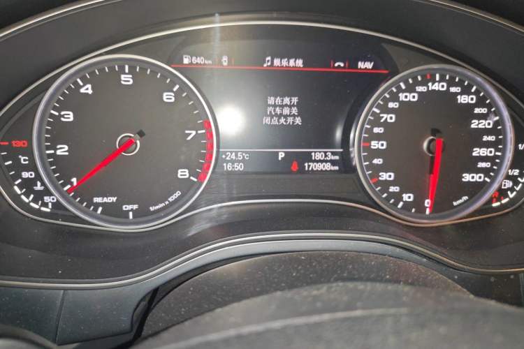 Used Audi A6L 2018 30th Anniversary Edition 35 TFSI Fashion Model Odometer Close Up