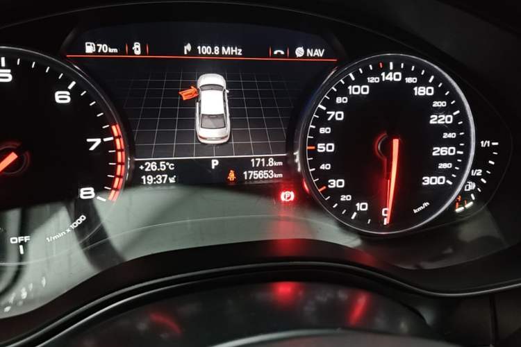 Used Audi A6L 2018 30th Anniversary Edition 35 TFSI Fashion Model Odometer Close Up