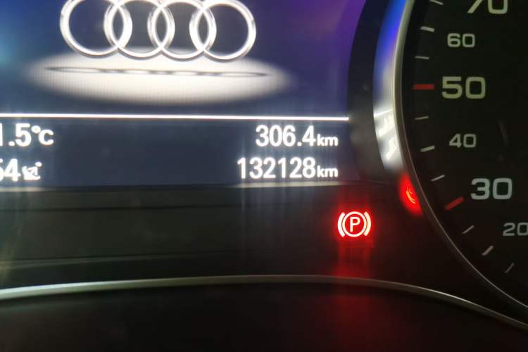Used Audi A6L 2018 35 TFSI Collector's Edition Odometer Close Up