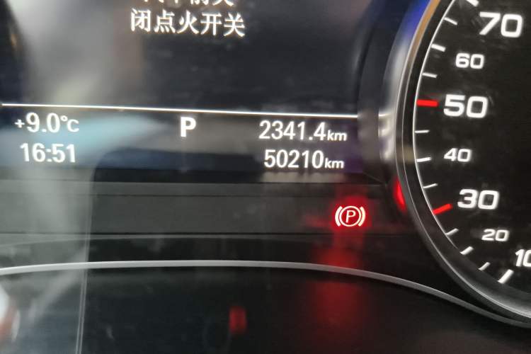 Used Audi A6L 2018 30th Anniversary Edition 35 TFSI Fashion Model Odometer Close Up
