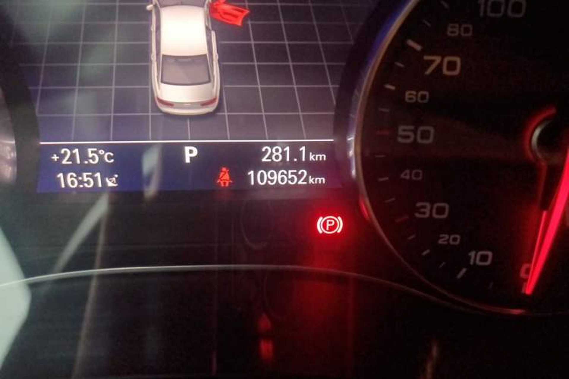 Used Audi A6L 2018 30th Anniversary Edition 35 TFSI Fashion Model Odometer Close Up