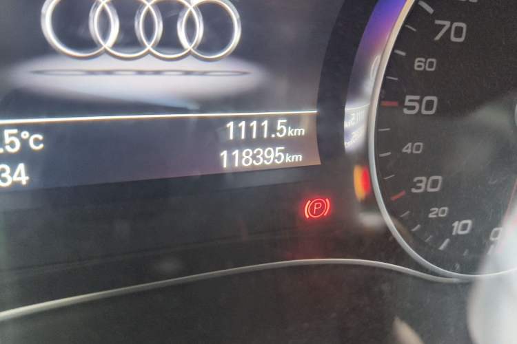 Used Audi A6L 2018 30th Anniversary Edition 35 TFSI Fashion Model Odometer Close Up