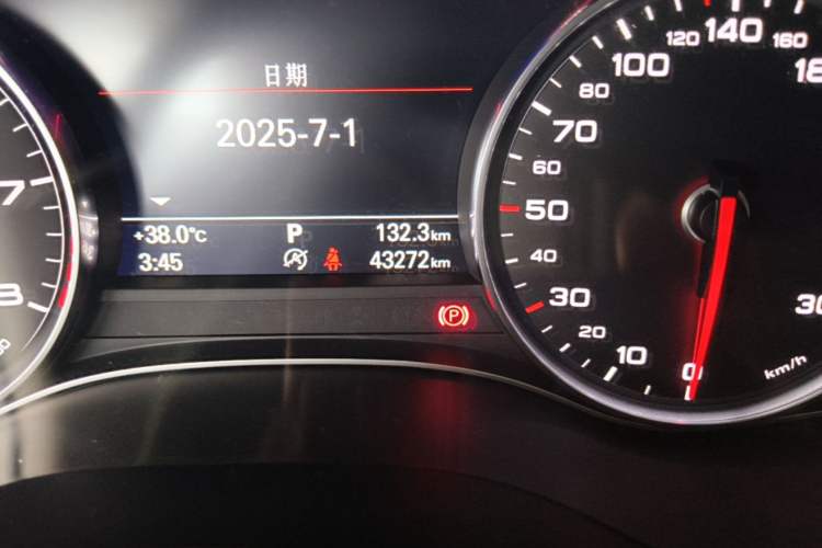 Used Audi A6L 2018 30th Anniversary Edition 35 TFSI Fashion Model Odometer Close Up