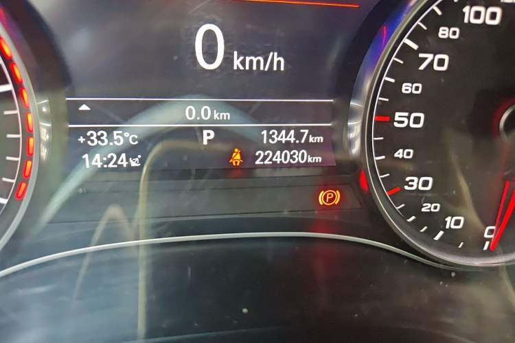 Used Audi A6L 2018 30th Anniversary Edition TFSI Trendy Model Odometer Close Up