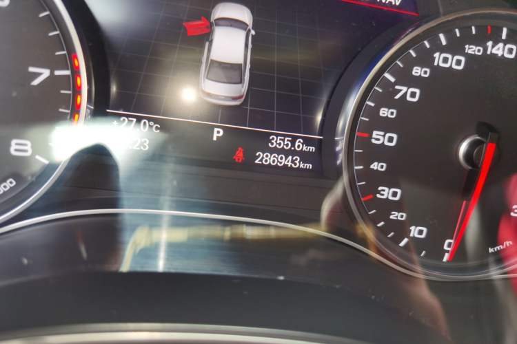 Used Audi A6L 2018 30th Anniversary Edition 35 TFSI Fashion Model Odometer Close Up
