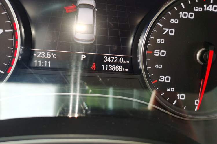 Used Audi A6L 2018 30th Anniversary Edition 35 TFSI Fashion Model Odometer Close Up