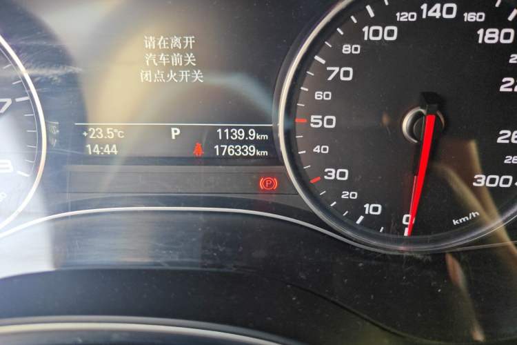 Used Audi A6L 2018 30th Anniversary Edition 35 TFSI Sport Edition Odometer Close Up