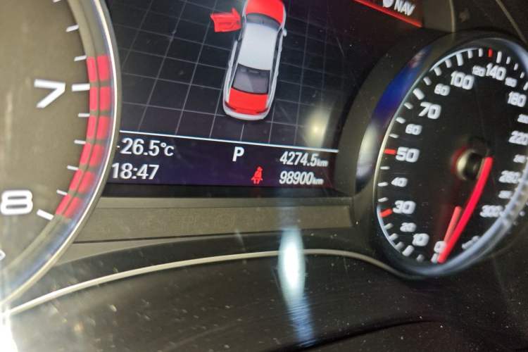 Used Audi A6L 2018 30th Anniversary Edition 35 TFSI Fashion Model Odometer Close Up